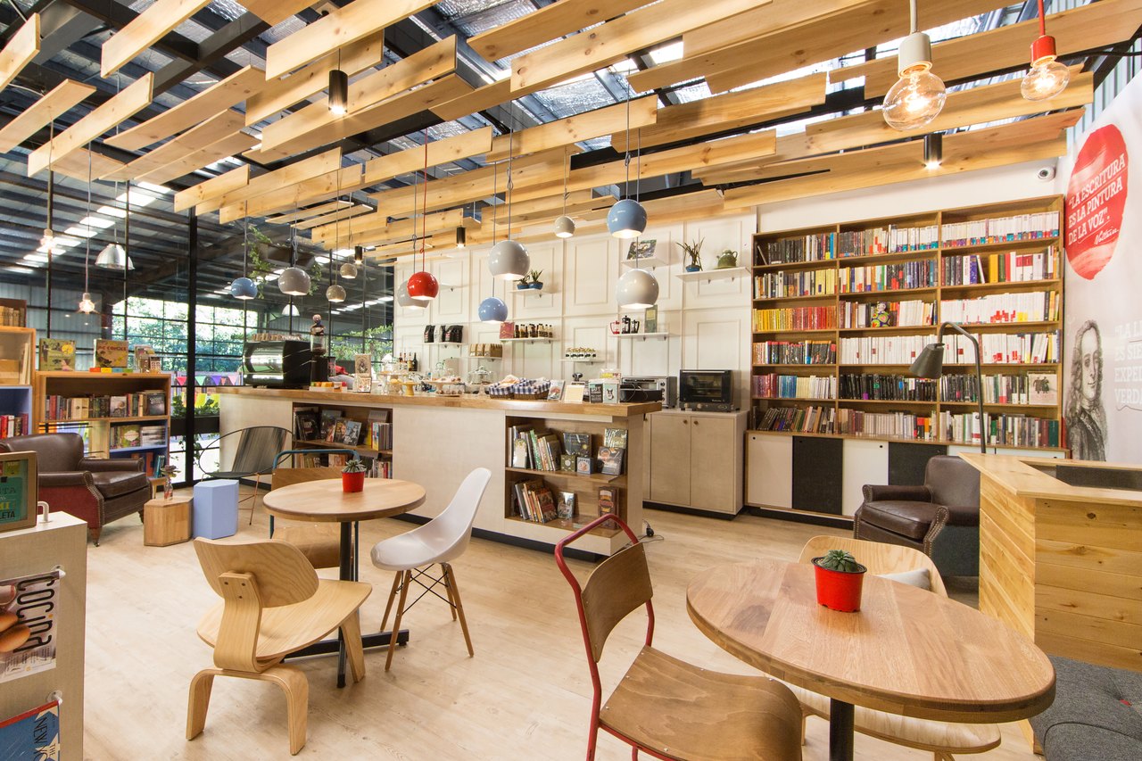 9¾ Bookstore + Café — project view 2