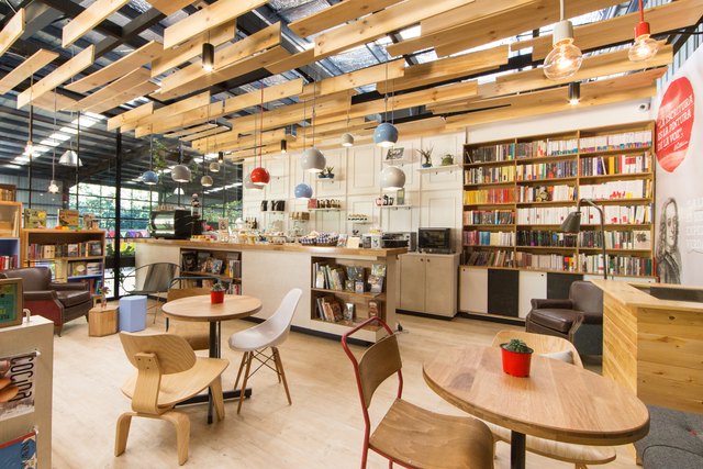 9¾ Bookstore + Café — 2