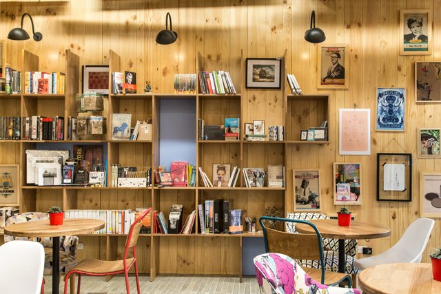 9¾ Bookstore + Café — 9