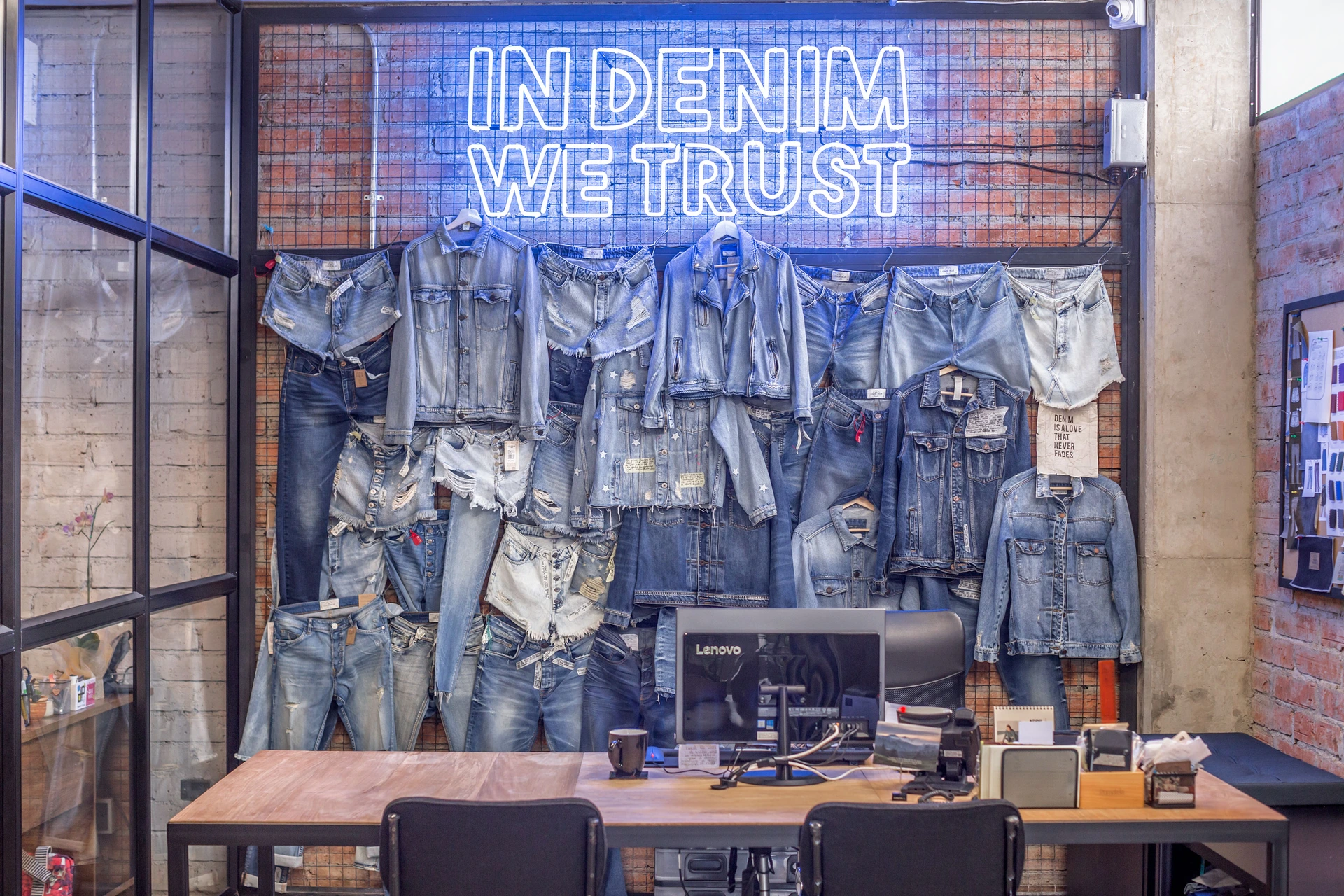 Color Blue — image 1