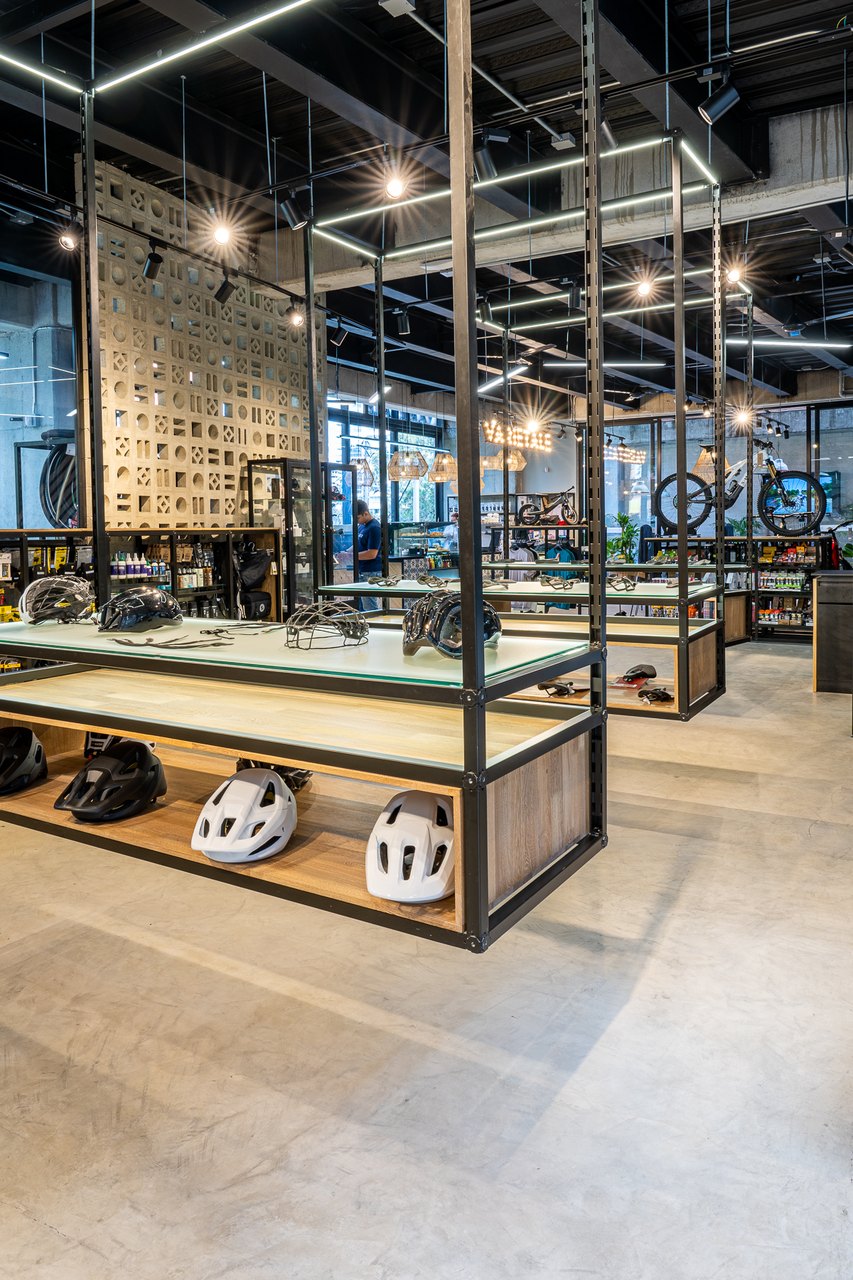 Specialized Flagship Store — project view 6