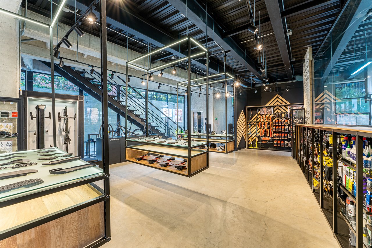 Specialized Flagship Store — project view 3