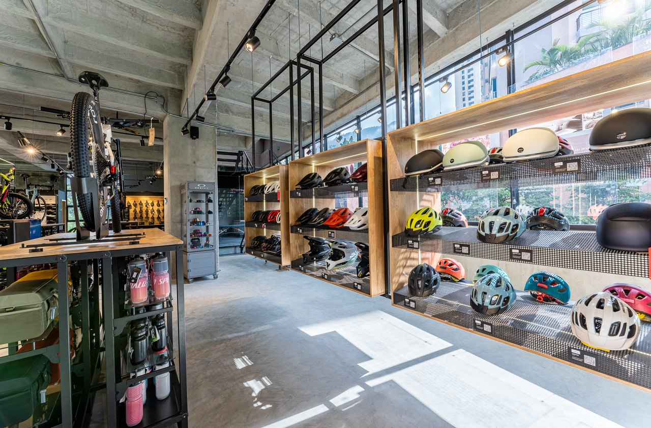 Specialized Flagship Store — project view 7