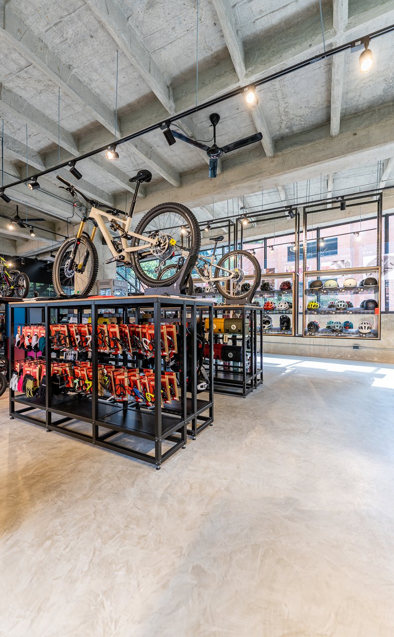 Specialized Flagship Store — project view 10