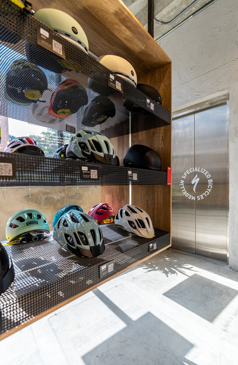 Specialized Flagship Store — project view 11