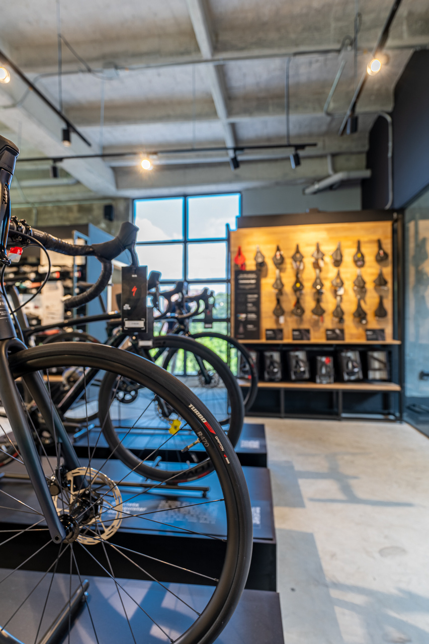 Specialized Flagship Store — vista del proyecto 15