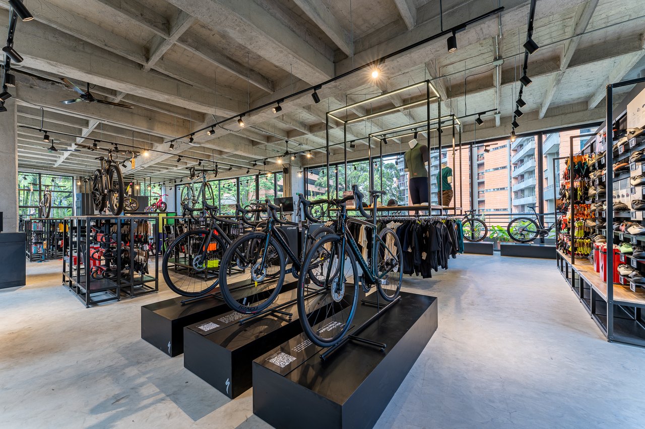 Specialized Flagship Store — project view 8