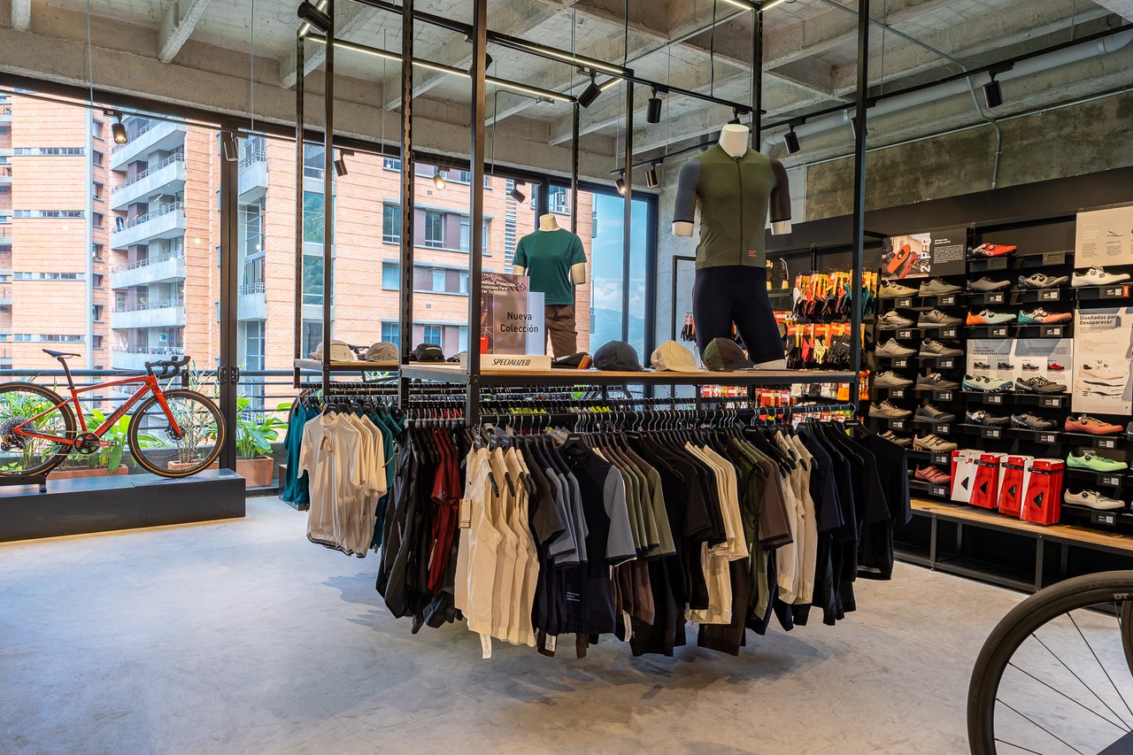 Specialized Flagship Store — project view 9